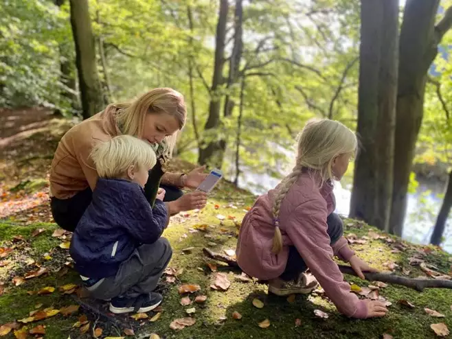 Tre ruter i appen Natureventyr giver børn på 3-9 år og deres familier en eventyrlig oplevelse.